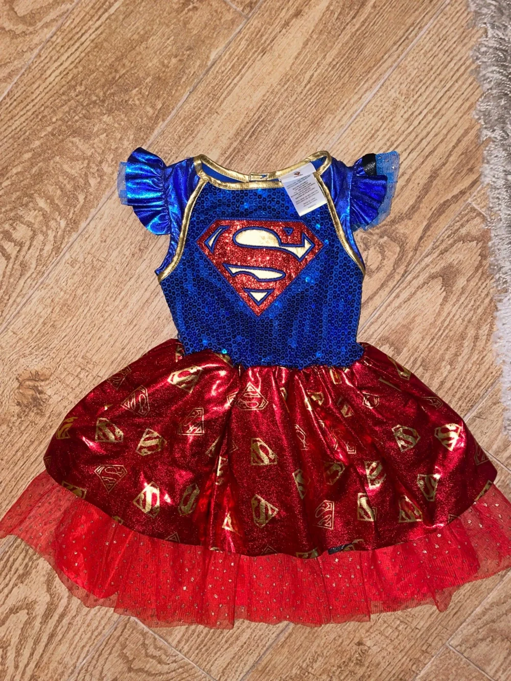 SuperGirl age 3/4 years girl Halloween Costume Size 3T-4T Superman DC comics